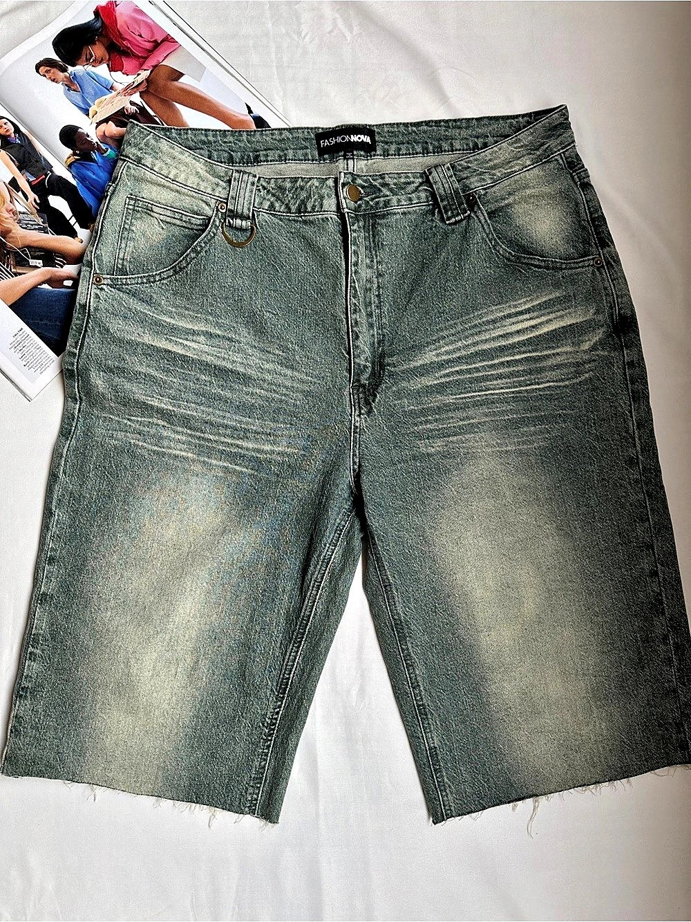 3/50$FASHION NOVA Distressed Bermuda Shorts in Green